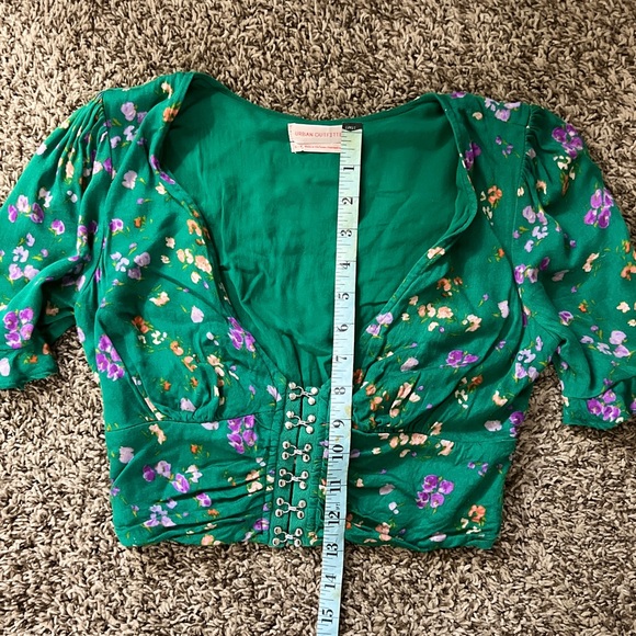 Urban Outfitters Small Green Multi Floral Crop blouse - Picture 5 of 5